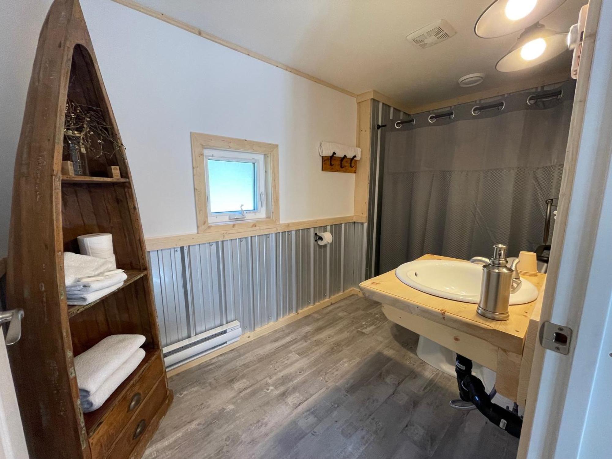 Mount Logan Ecolodge & Retreat Center Haines Junction Dış mekan fotoğraf
