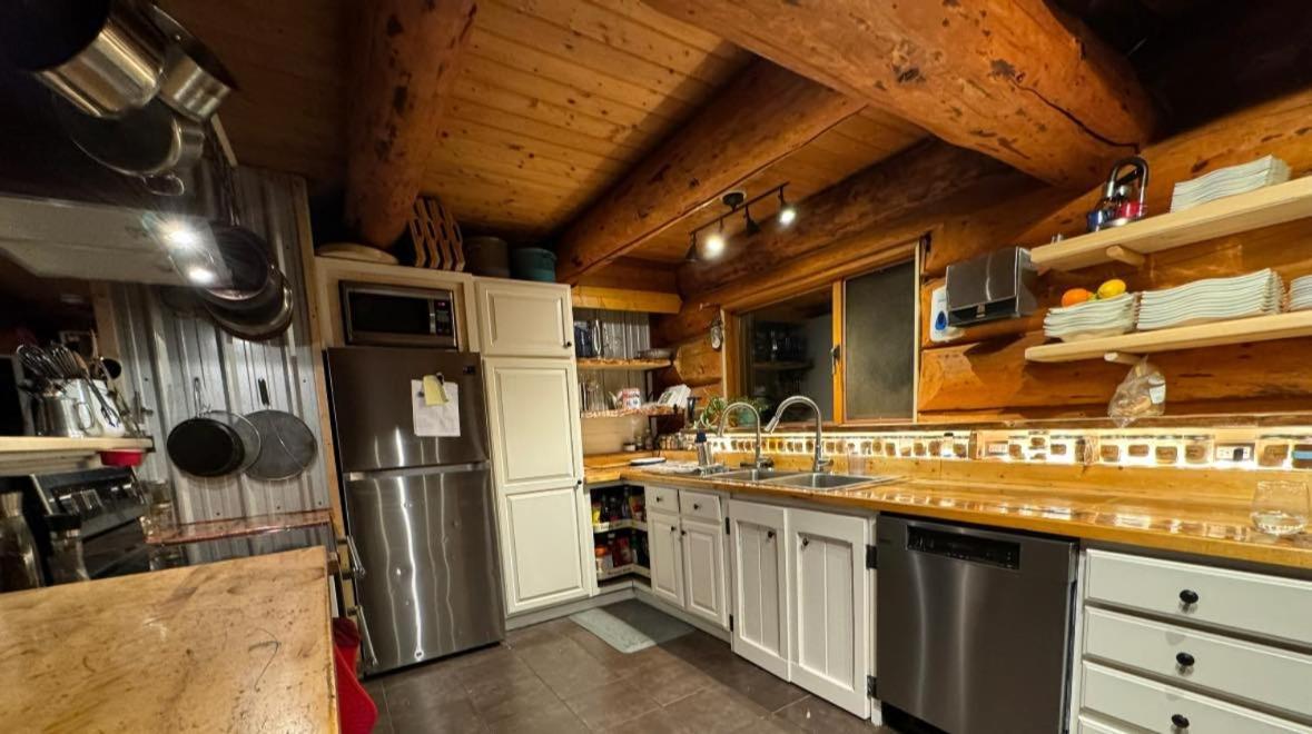 Mount Logan Ecolodge & Retreat Center Haines Junction Dış mekan fotoğraf